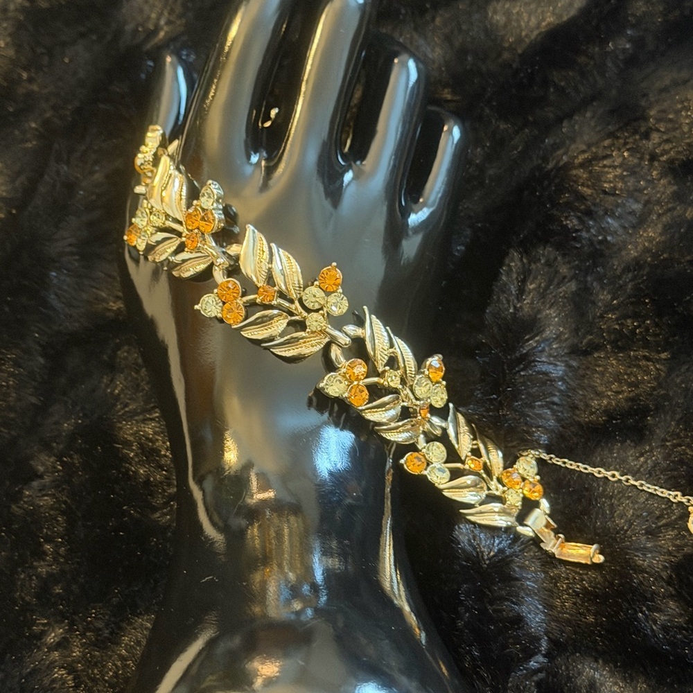 Vintage Coro Gold Tone and Orange Leaf Bracelet 7 1/2” - Picture 6 of 8
